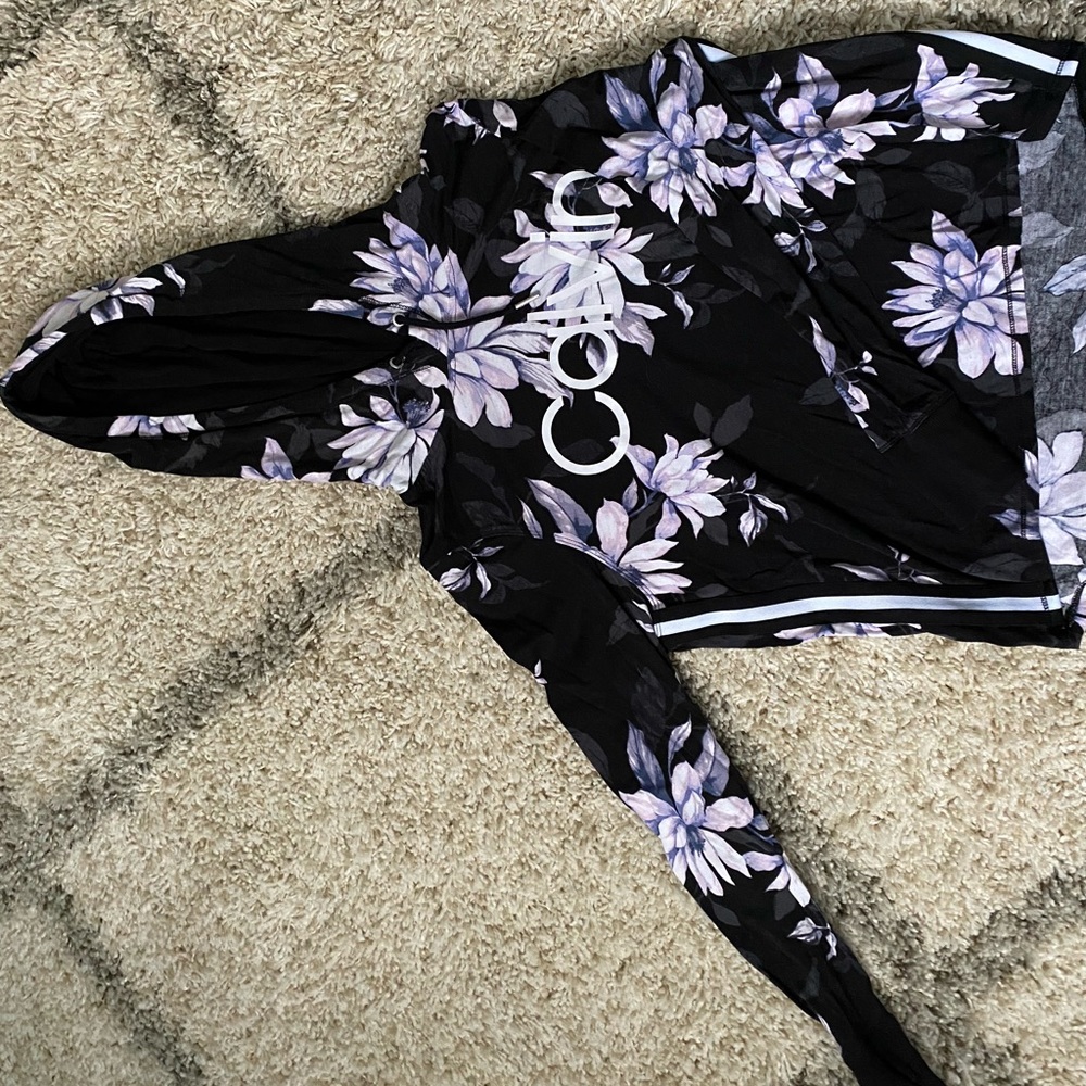 Calvin Klein Thin Material Cropped Hoodie.